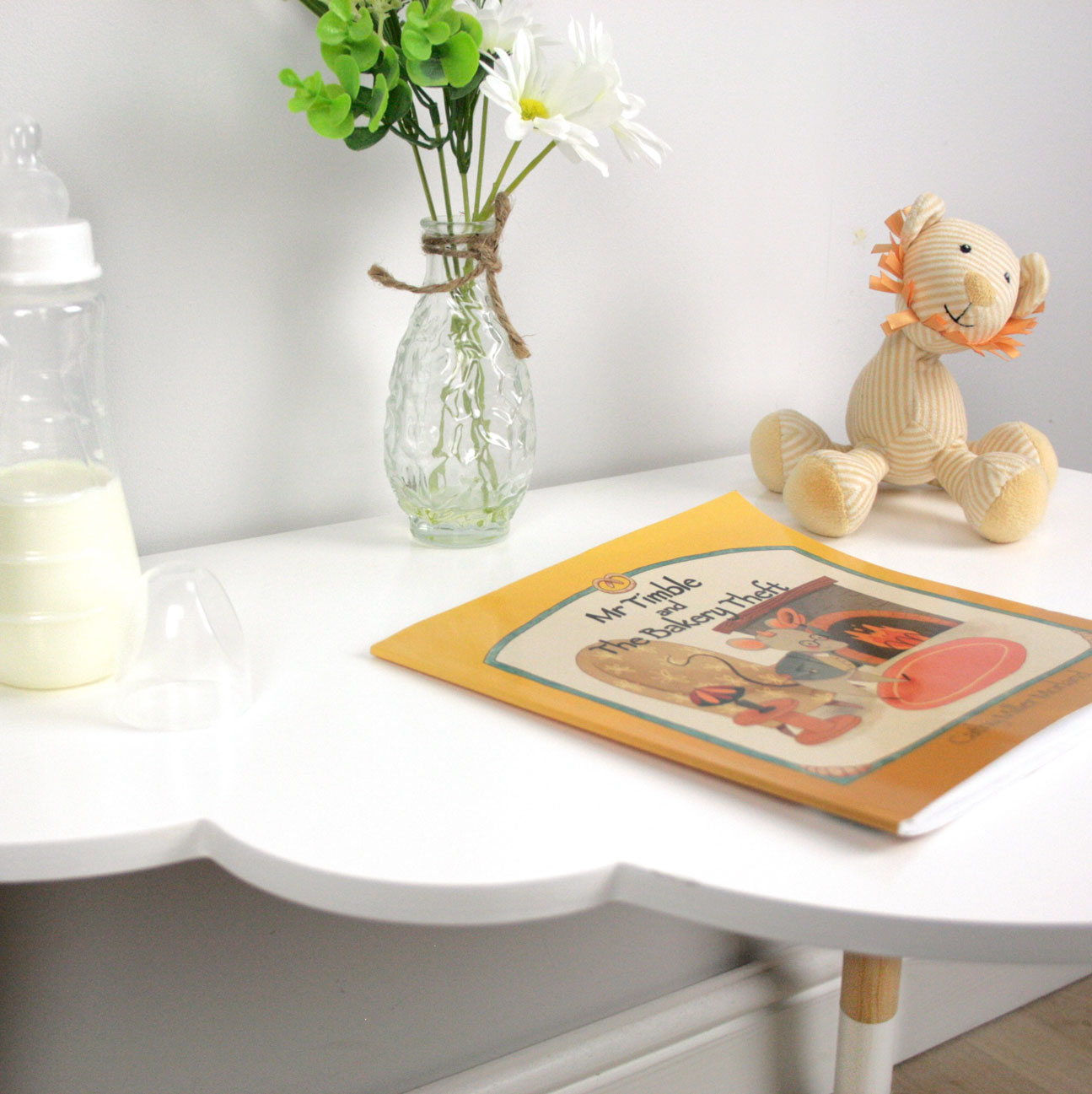 Cloud Desk & Stool Set