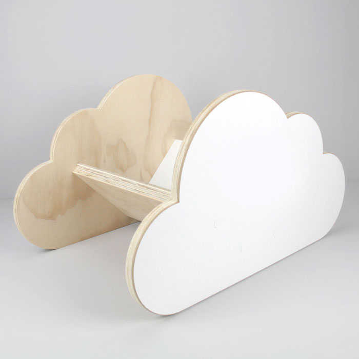Cloud shaped book rack in white.